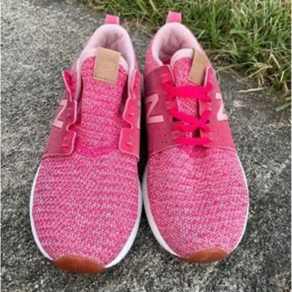 Girls New Balance sneakers size 3 - Picture 2 of 5